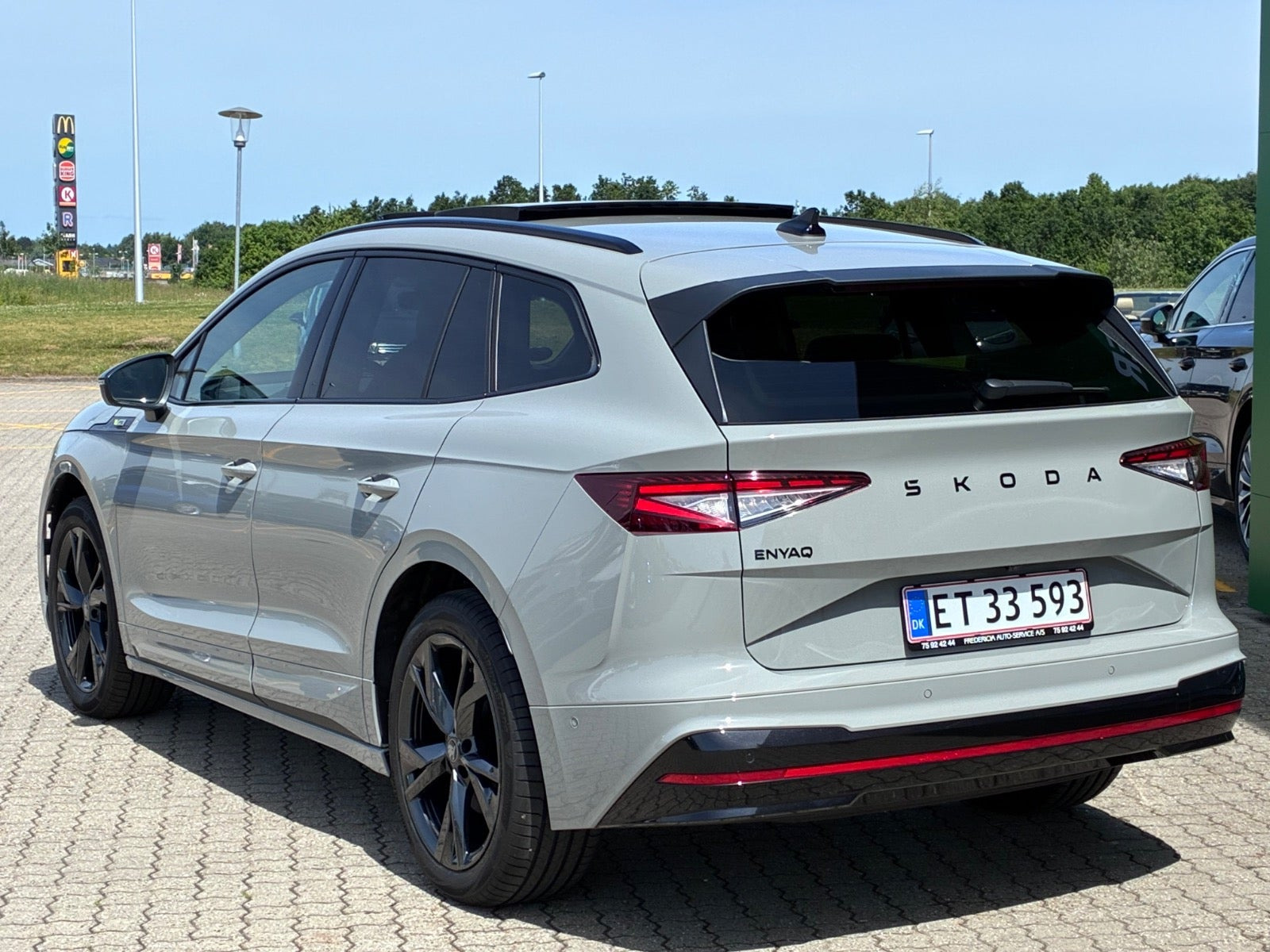 Grå Skoda Enyaq fra 2026