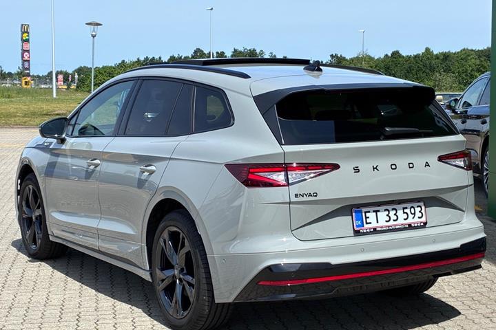 Grå Skoda Enyaq fra 2026