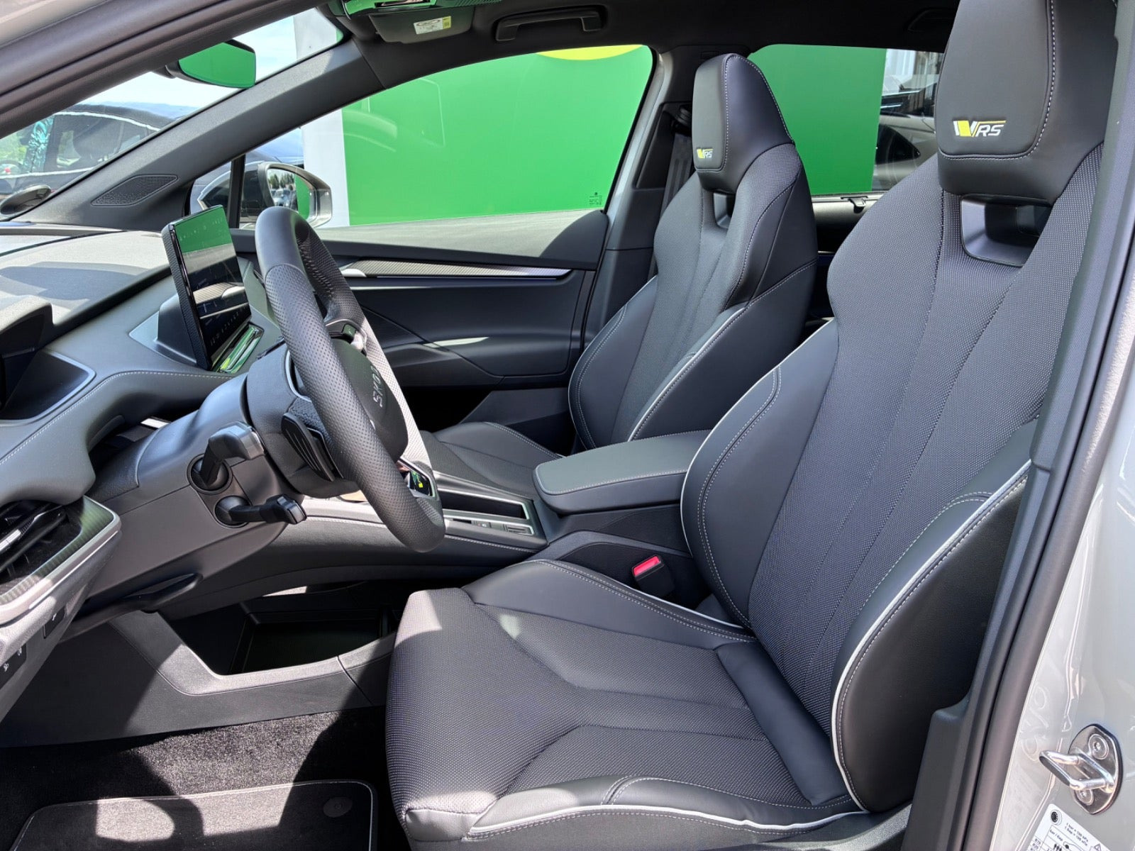 Grå Skoda Enyaq fra 2026