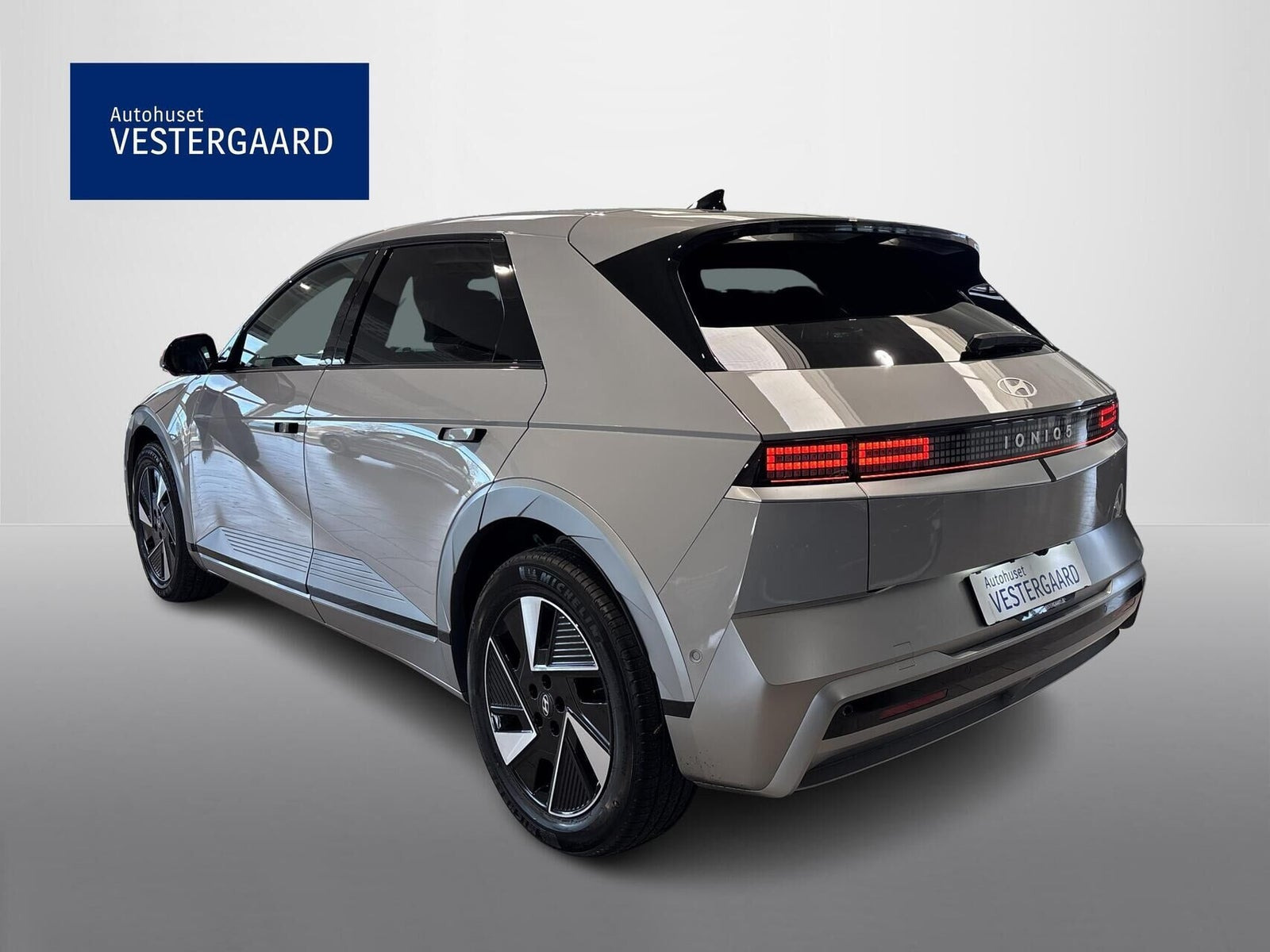 Grå Hyundai Ioniq 5 fra 2026