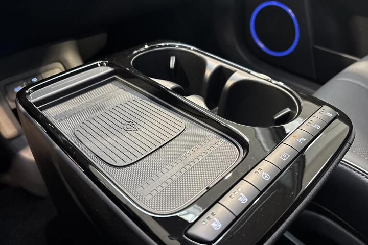 Grå Hyundai Ioniq 5 fra 2026