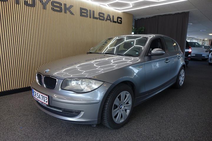 Grå BMW 116i fra 2009