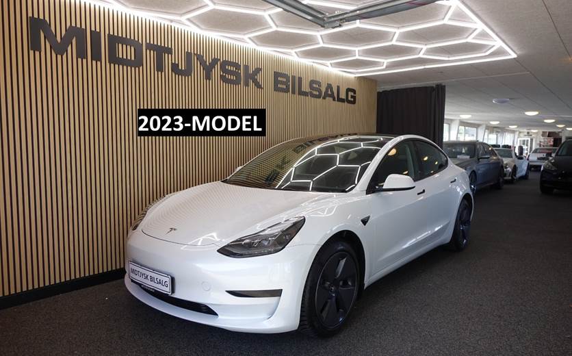 Tesla Model 3 RWD