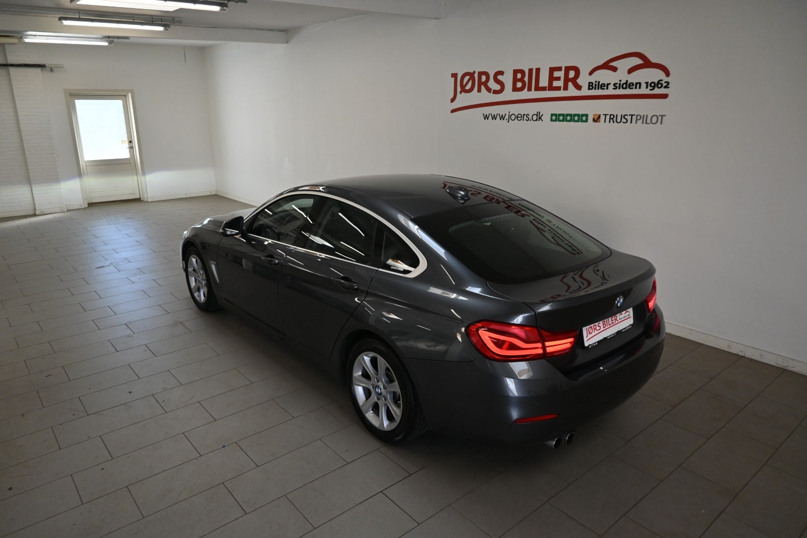 Grå BMW 420i fra 2018