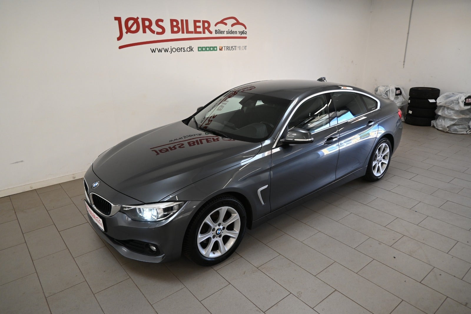 Grå BMW 420i fra 2018