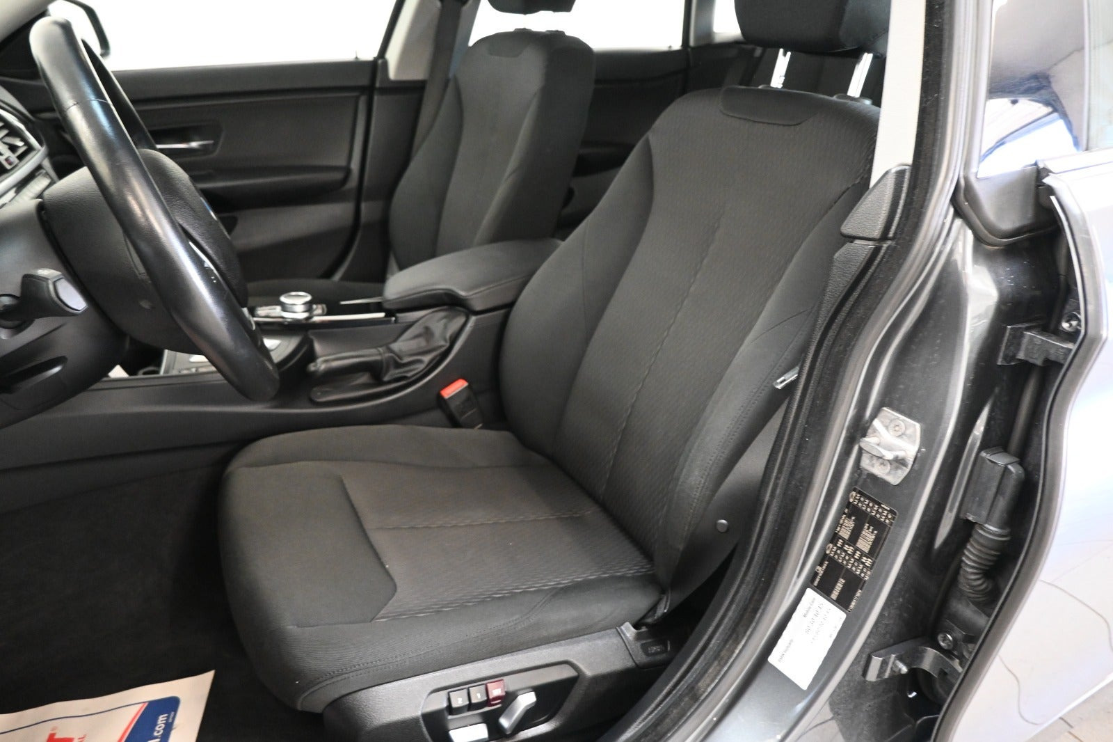Grå BMW 420i fra 2018