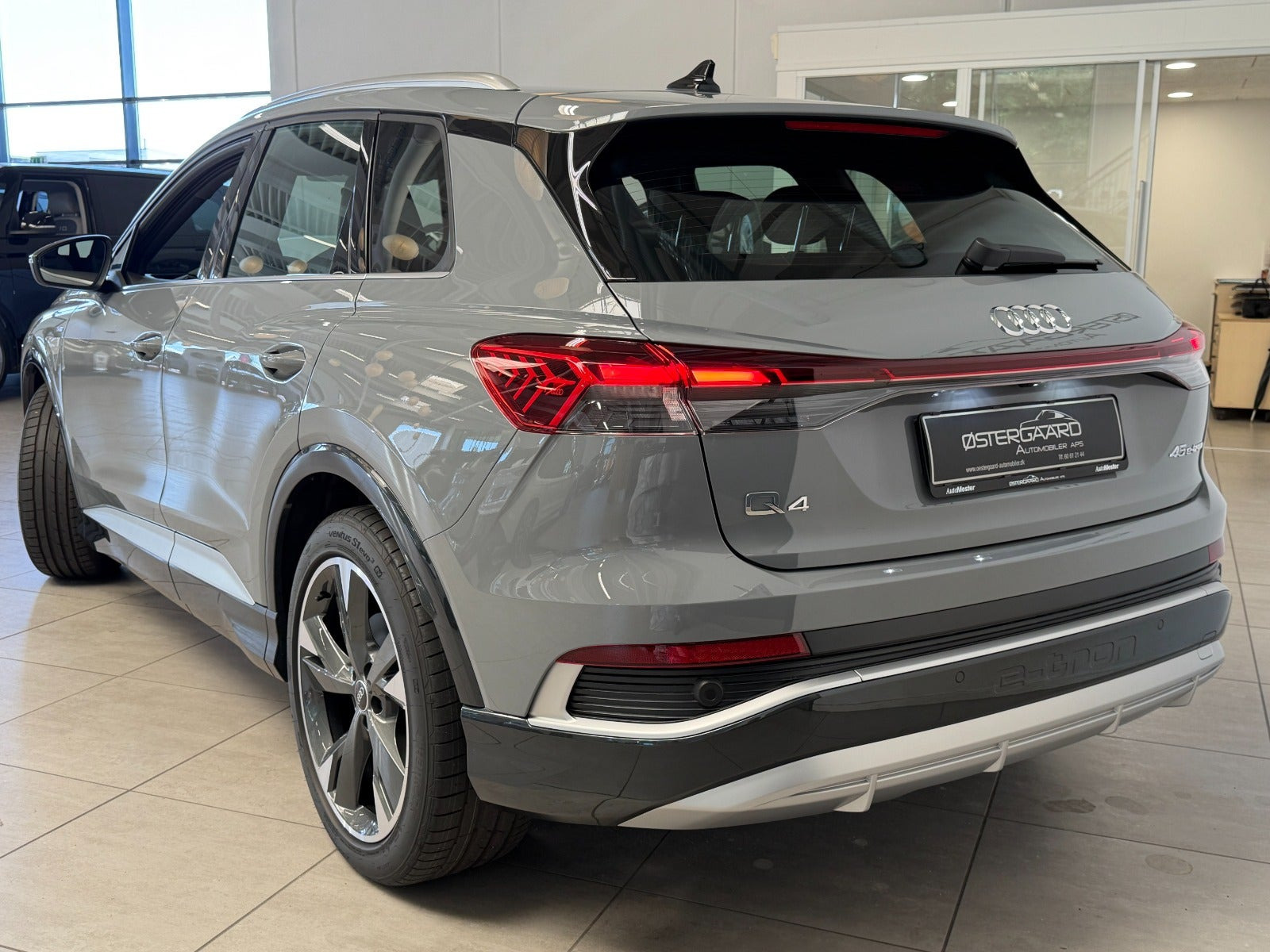 Grå Audi Q4 e-tron fra 2026