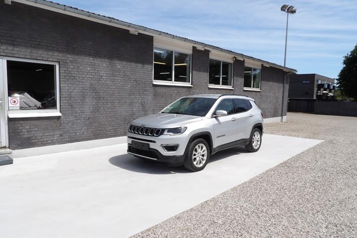Sølv Jeep Compass fra 2020
