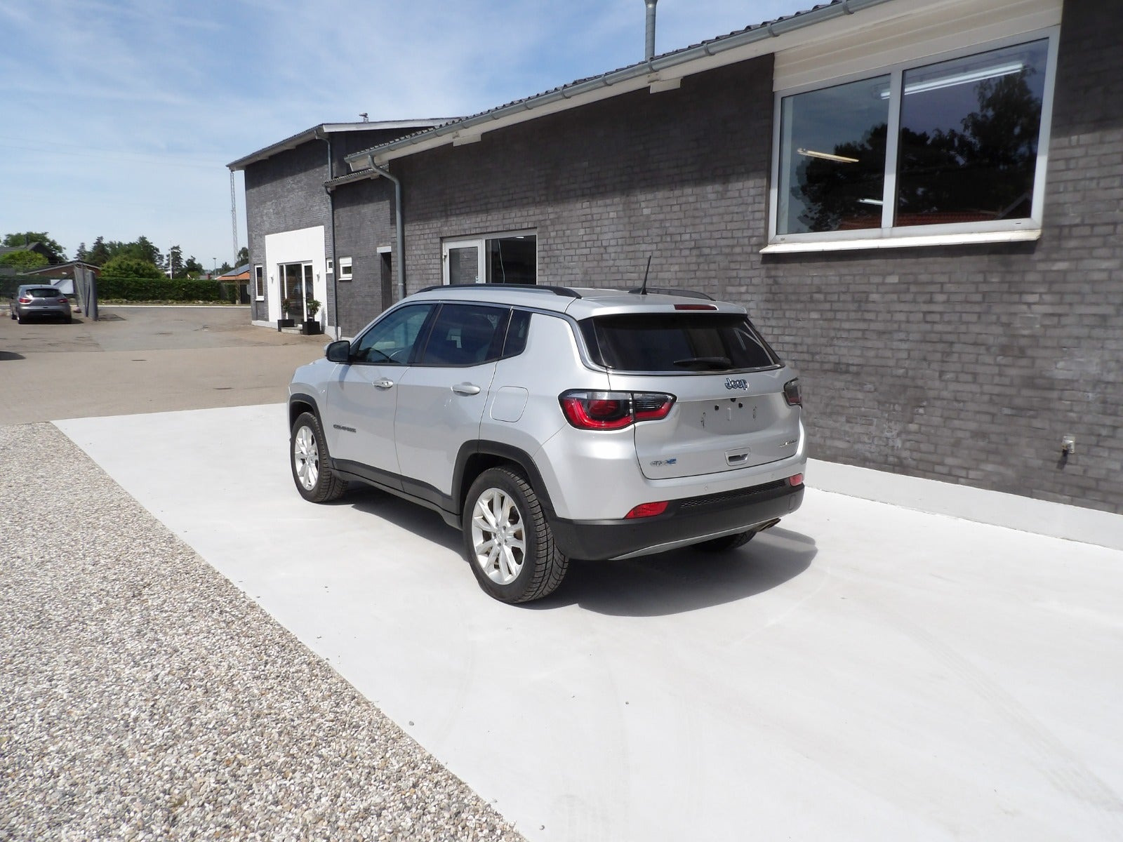 Sølv Jeep Compass fra 2020