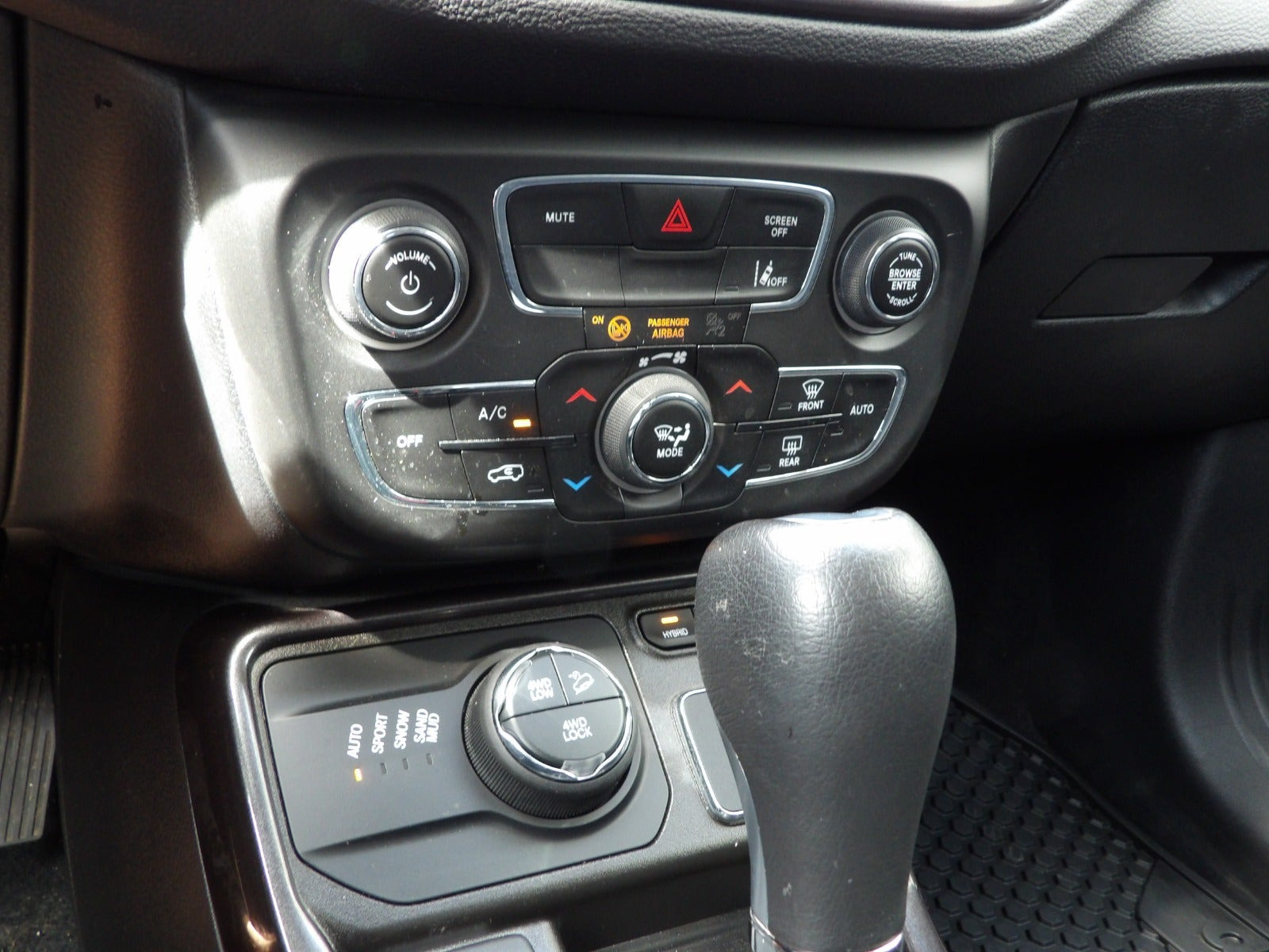 Sølv Jeep Compass fra 2020