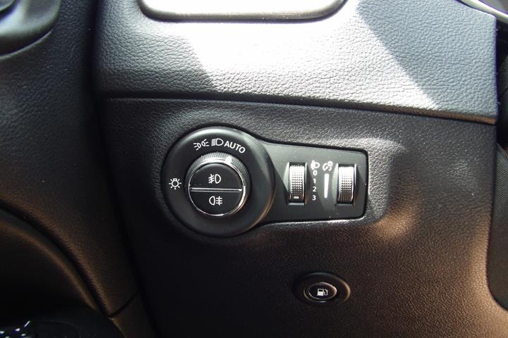 Sølv Jeep Compass fra 2020