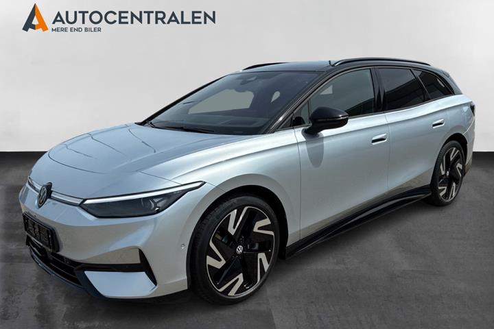 Sølv VW ID.7 fra 2026 set udefra
