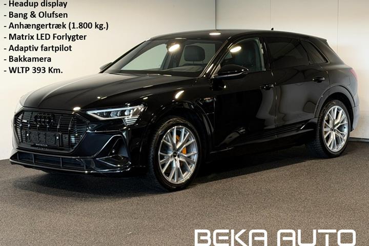 Sort Audi e-tron fra 2023 set udefra