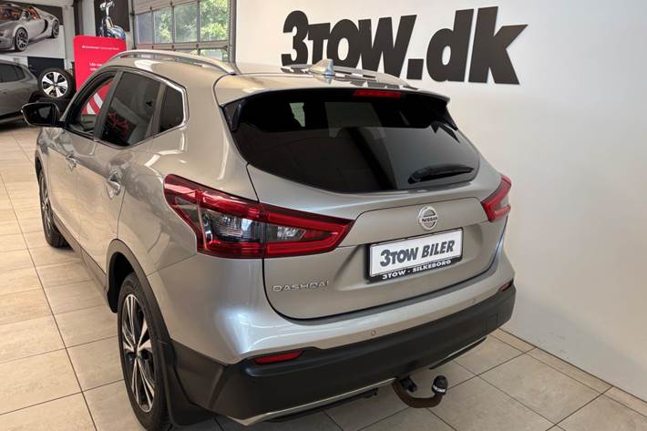 Sølv Nissan Qashqai fra 2018