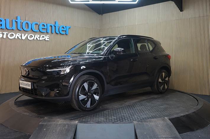 Sort Volvo XC40 fra 2024