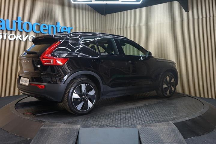Sort Volvo XC40 fra 2024