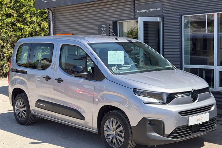 Sølv Citroën ë-Berlingo fra 2025 set udefra