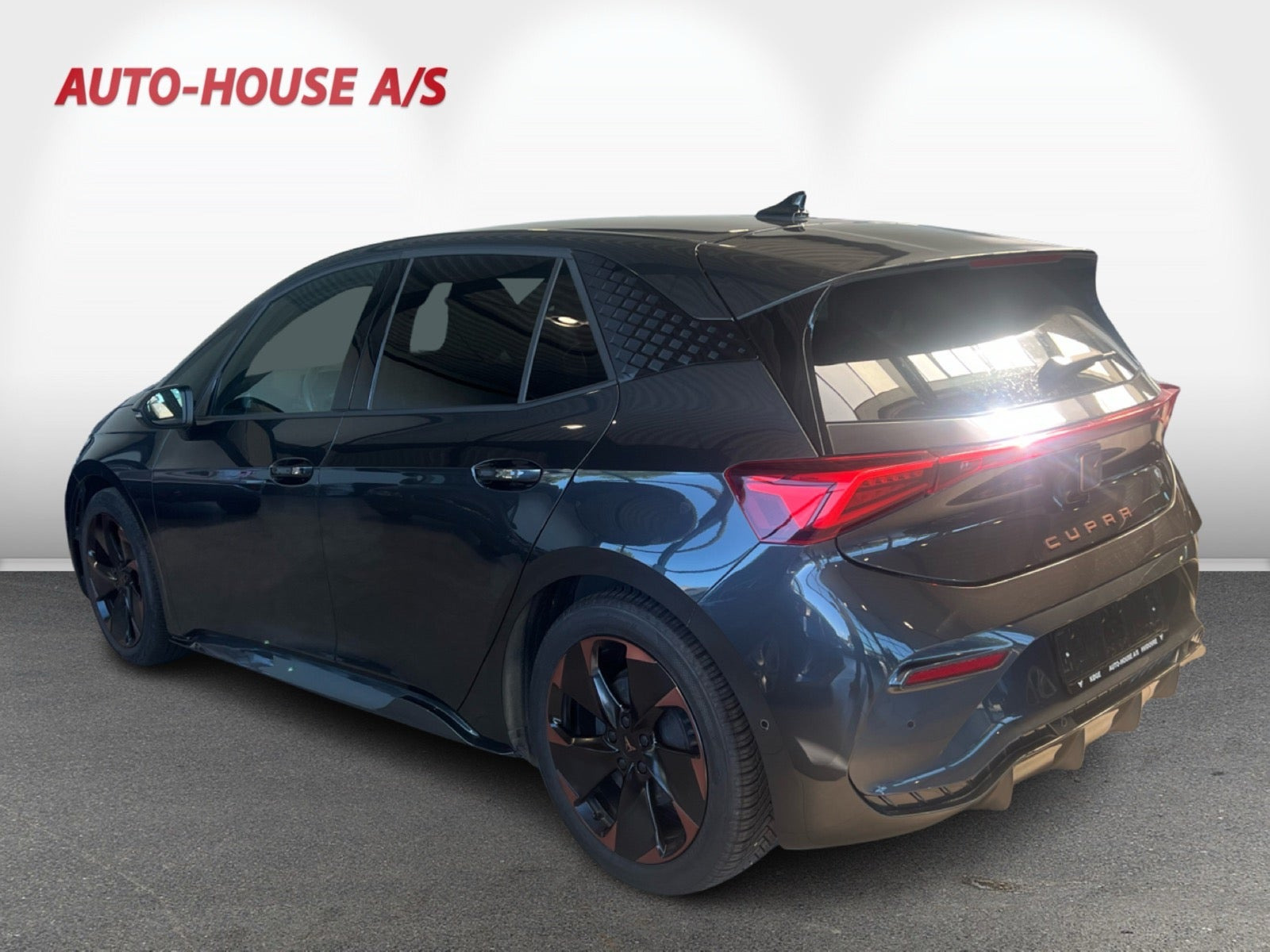 Grå Cupra Born fra 2023