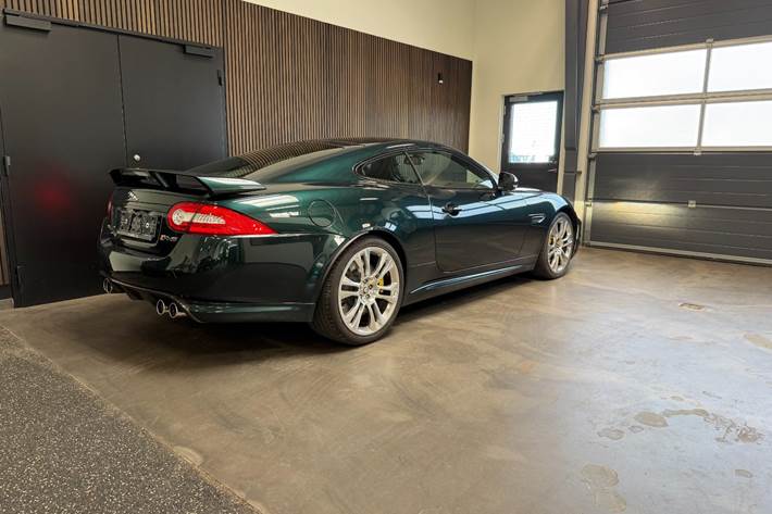 Grøn Jaguar XKR-S fra 2012
