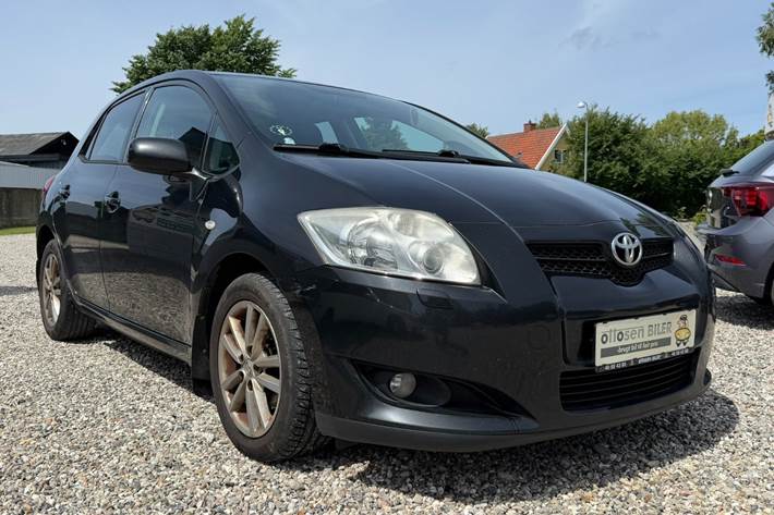 Sort Toyota Auris fra 2009