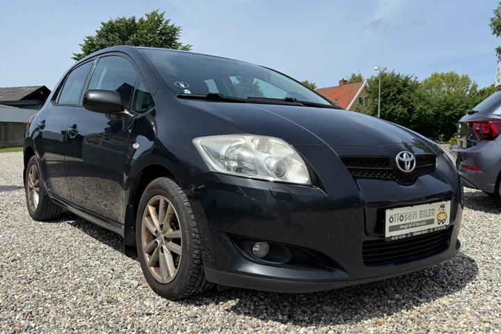 Sort Toyota Auris fra 2009