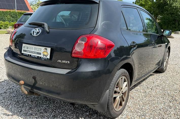 Sort Toyota Auris fra 2009