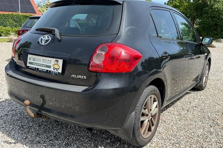 Sort Toyota Auris fra 2009
