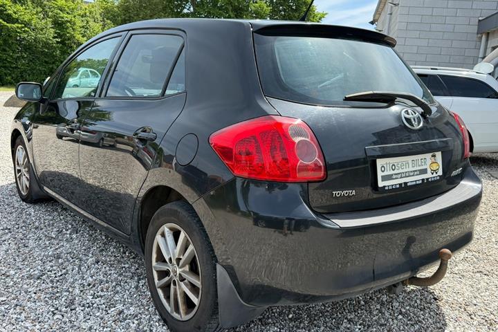 Sort Toyota Auris fra 2009