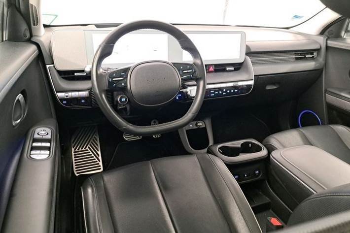 Grå Hyundai Ioniq 5 fra 2023