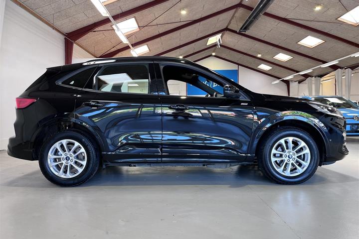 Sort Ford Kuga fra 2022