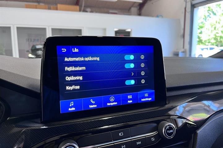 Sort Ford Kuga fra 2022