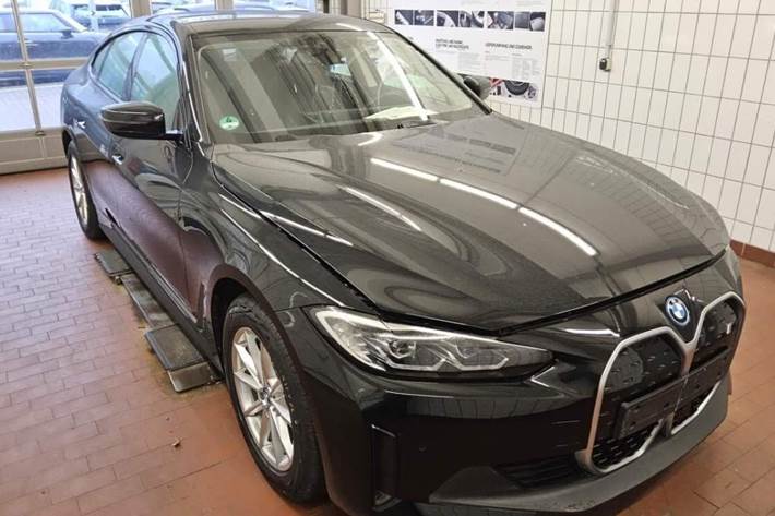Sort BMW i4 fra 2023