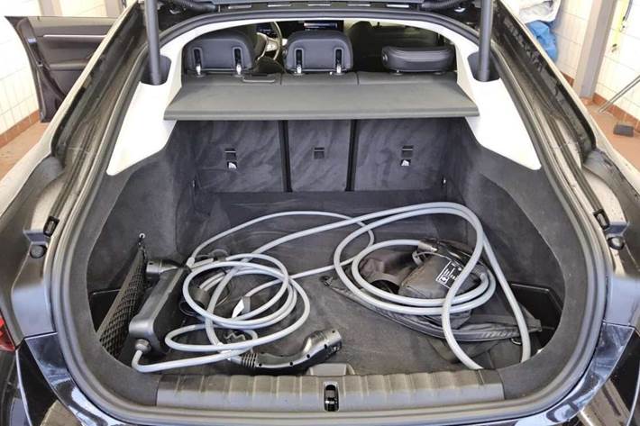 Sort BMW i4 fra 2023