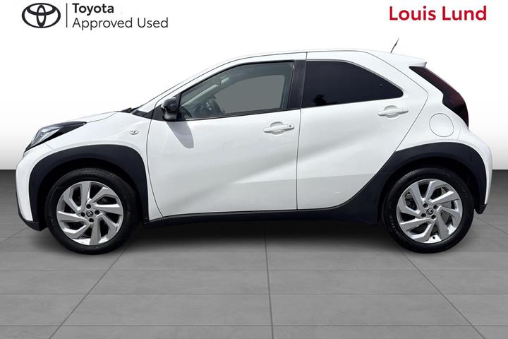 Hvid Toyota Aygo X fra 2023