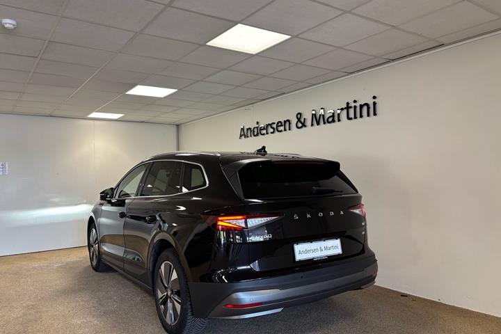 Sort Skoda Enyaq fra 2023