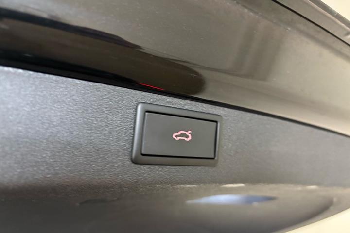 Sort Skoda Enyaq fra 2023
