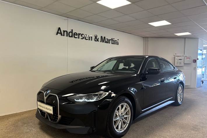 Sort BMW i4 fra 2023