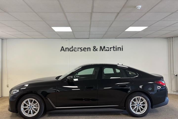 Sort BMW i4 fra 2023