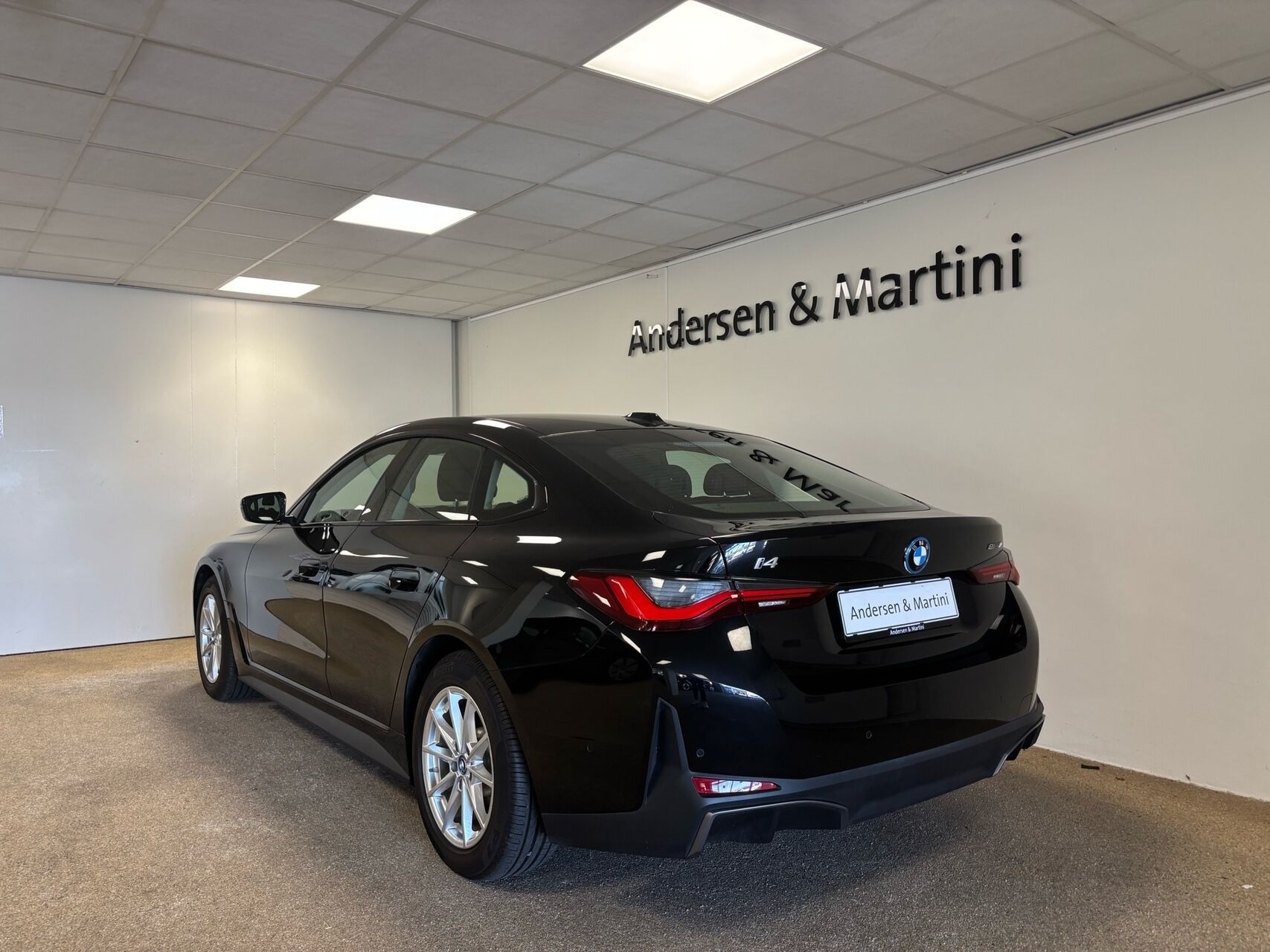 Sort BMW i4 fra 2023