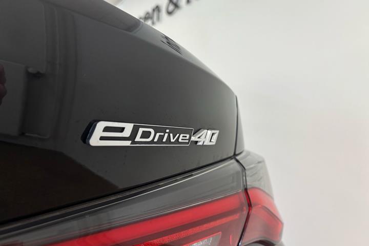 Sort BMW i4 fra 2023