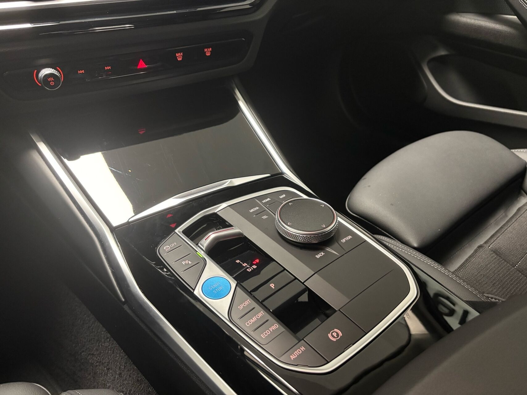 Sort BMW i4 fra 2023
