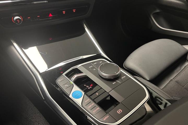 Sort BMW i4 fra 2023