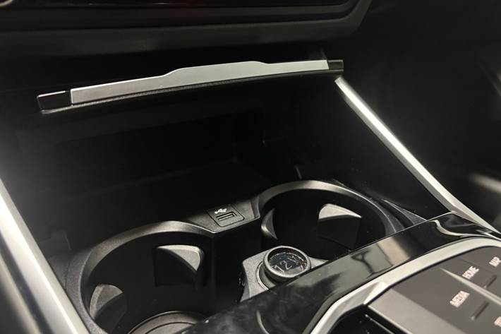 Sort BMW i4 fra 2023