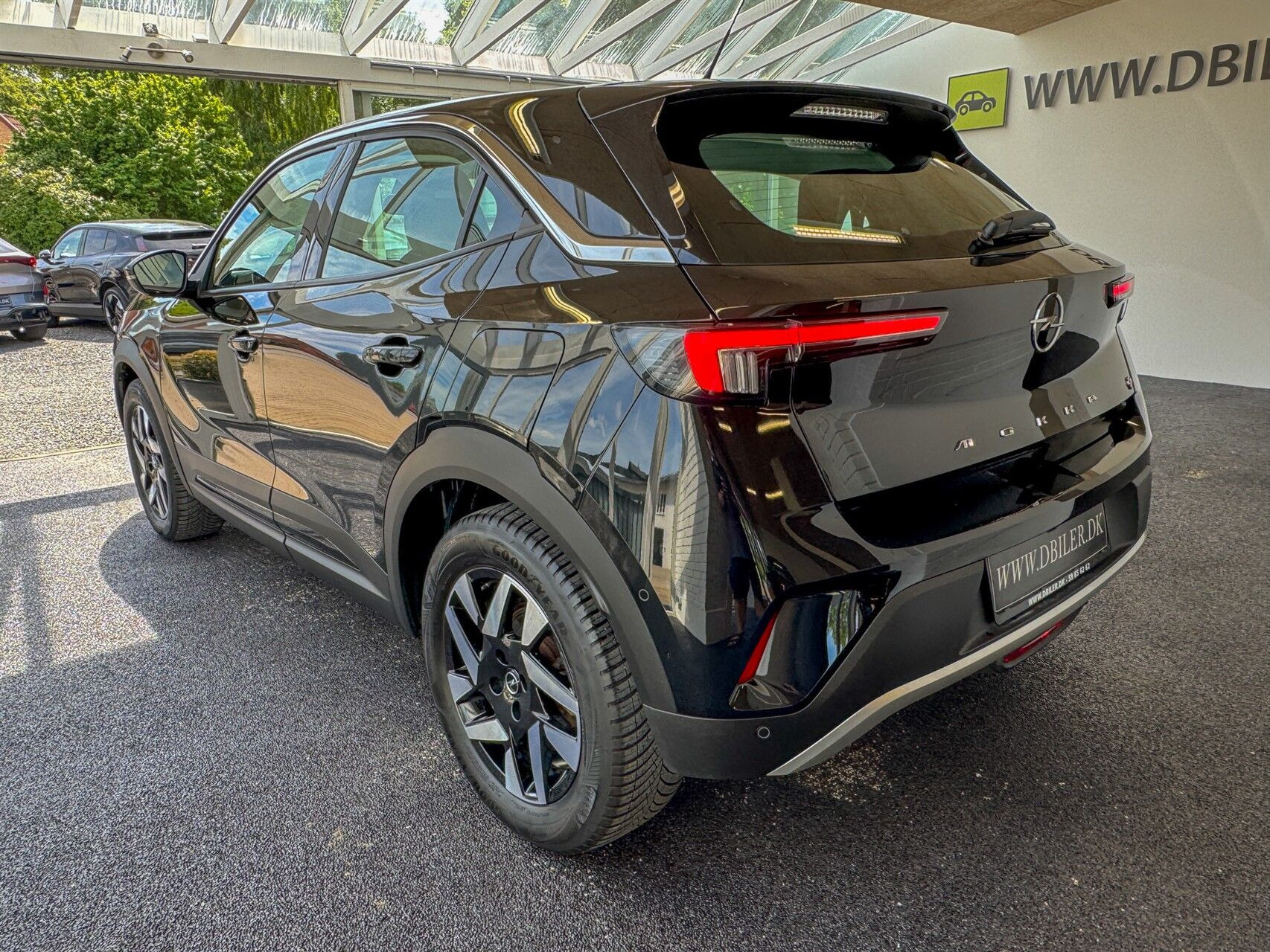 Sort Opel Mokka-e fra 2022