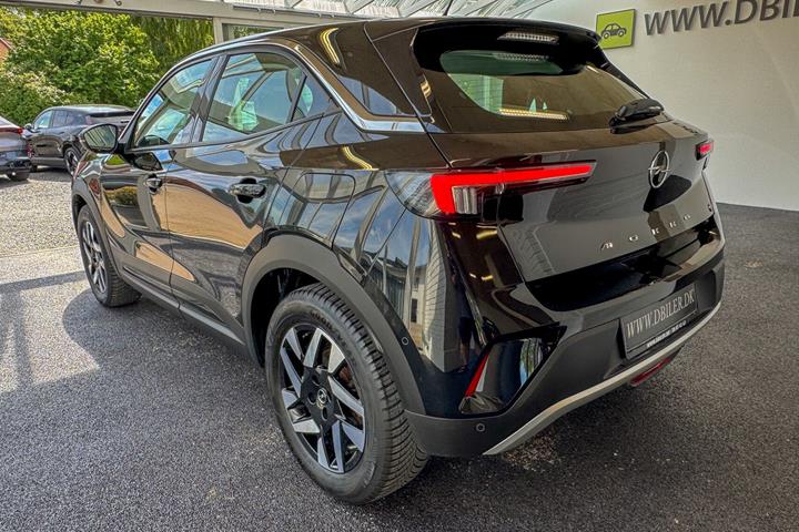 Sort Opel Mokka-e fra 2022