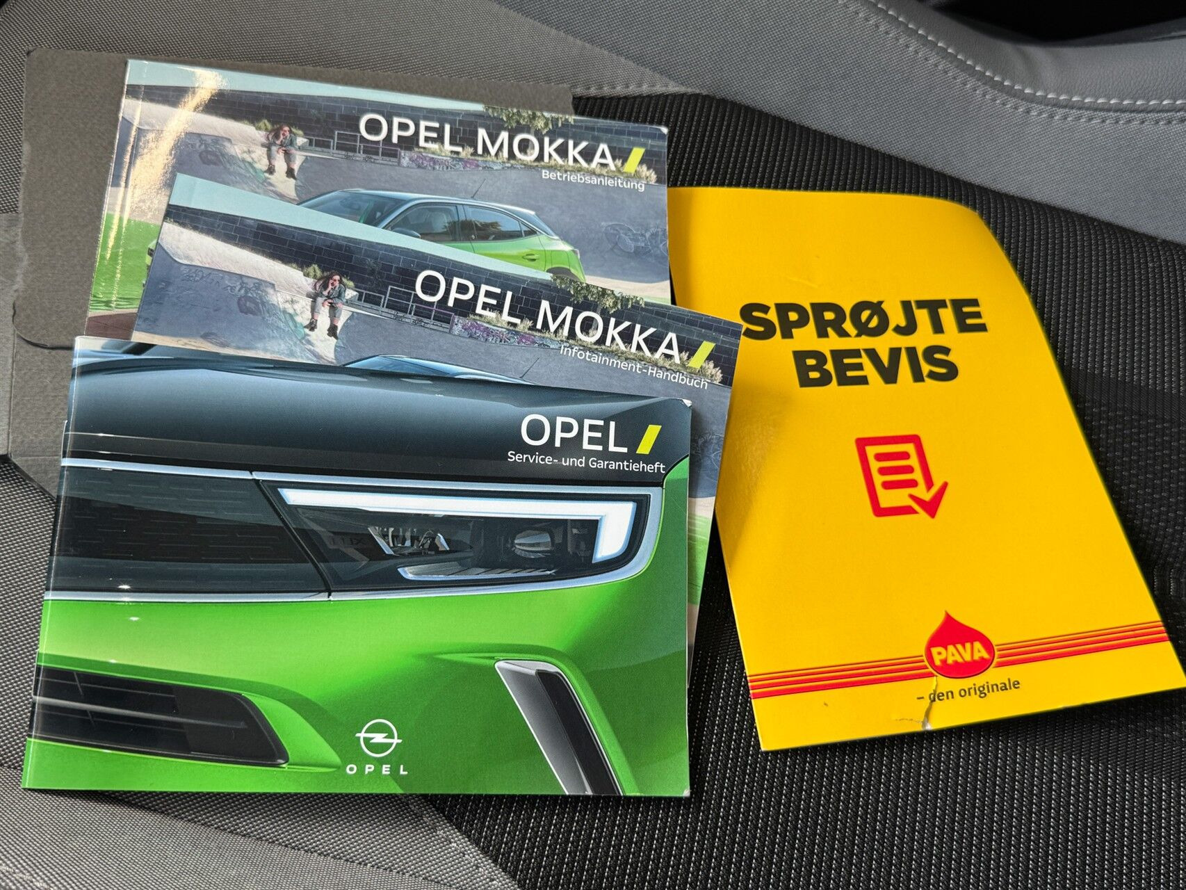 Sort Opel Mokka-e fra 2022