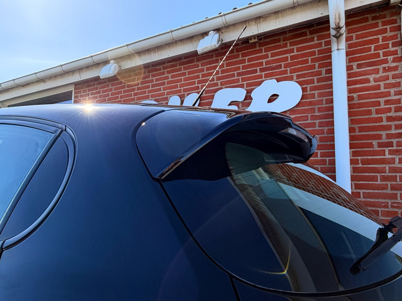 Sort Peugeot 208 fra 2015