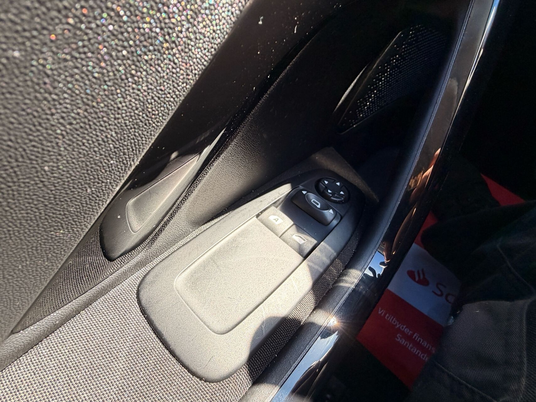 Sort Peugeot 208 fra 2015