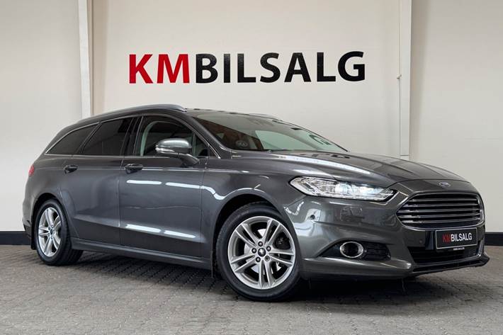 Grå Ford Mondeo fra 2018