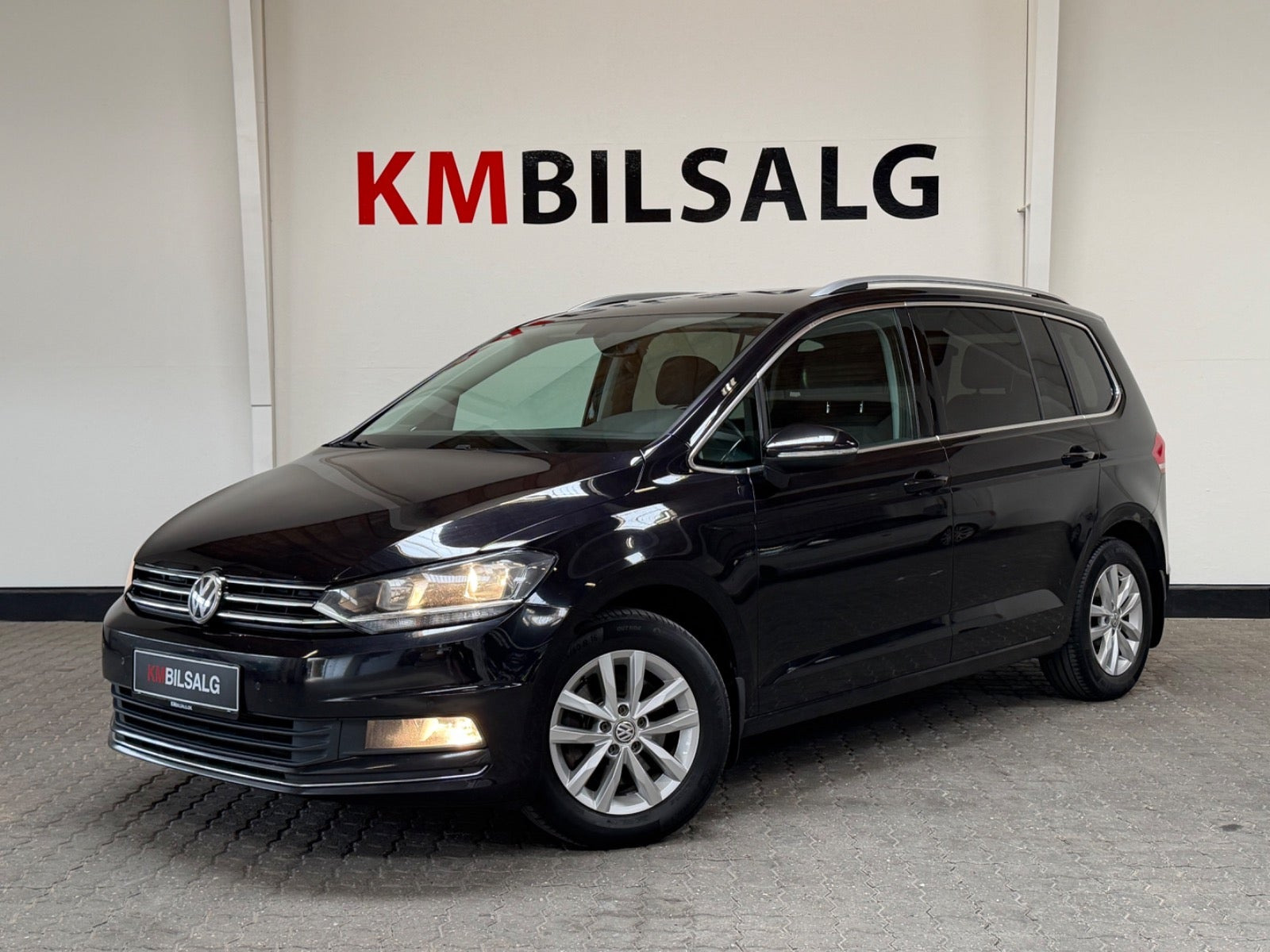 Sort VW Touran fra 2019